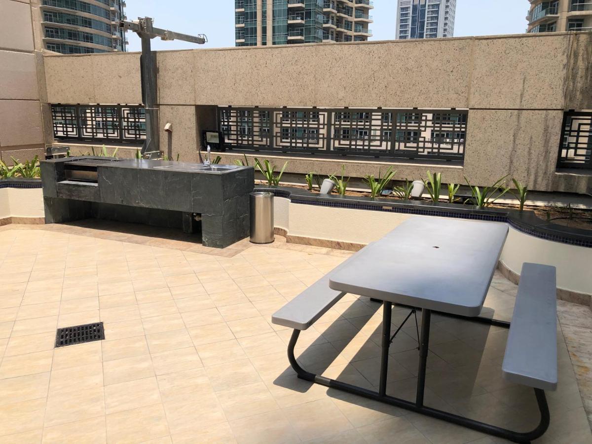 Ultimate Stay / 4 Beds / Burj Khalifa View Dubai Exterior foto